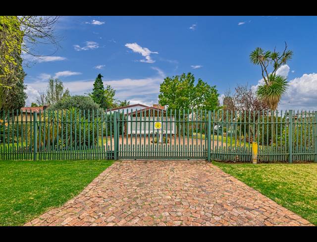 3 BEDROOM HOUSE FOR SALE IN BRENTHURST